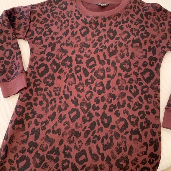 Peyton Jensen long sweatshirt in copper copper - Picture 2 of 7